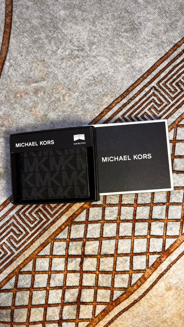 BILLETERA MICHAEL KORS - CABALLEROS
