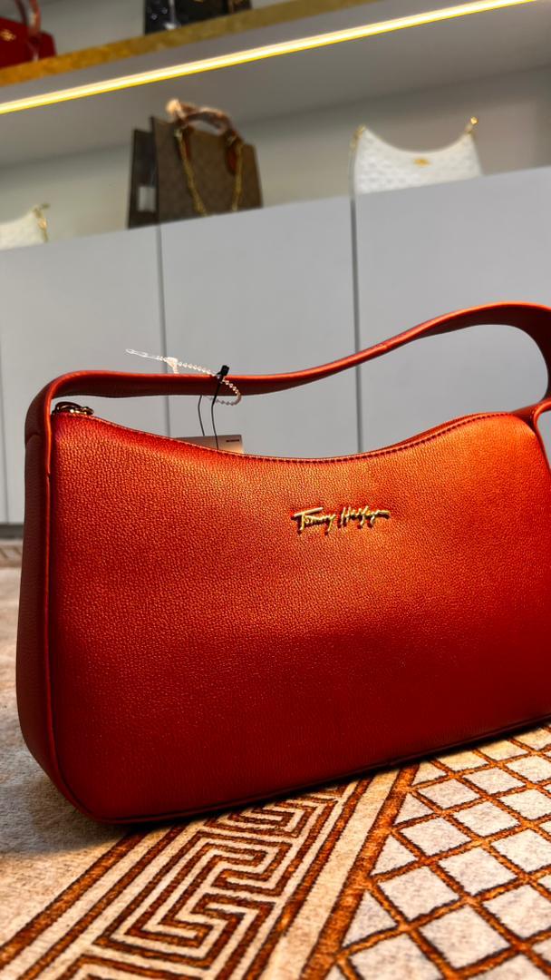 CARTERA ROJA TOMMY