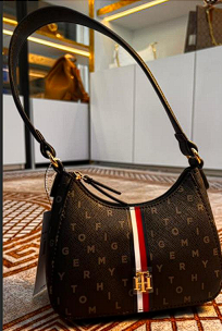 CARTERAS TOMMY EN NEGRO